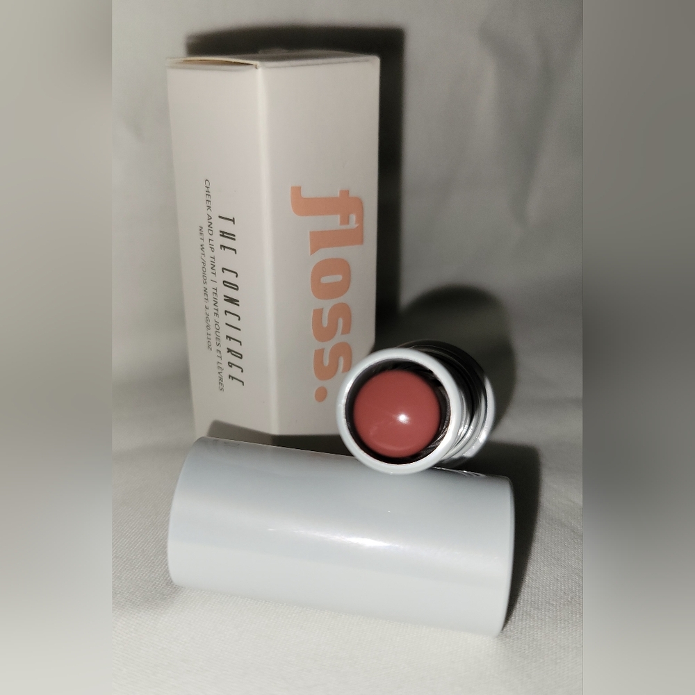 Floss. The Concierge Cheek and Lip Tint